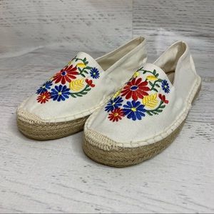 South Beach White Floral Embroidered Espadrilles - Wms UK sz 8/41 - Us sz 9 New